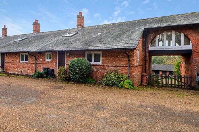 3 Bedroom House To Rent In Guileshill Lane, Ockham, GU23