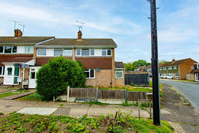 3 Bedroom Semi-Detached House For Sale In The Rundels, Benfleet, SS7