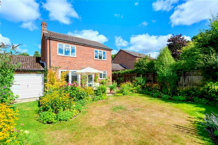 3 Bedroom Link Detached House For Sale In Lodge Vale, East Wellow, Romsey, Hampshire, SO51