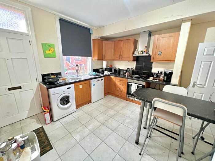 4 Bedroom Terraced House To Rent In Burchett Terrace, Woodhouse, Leeds, LS6