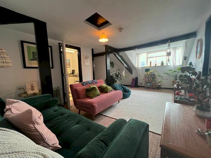 1 Bedroom Detached House To Rent In Burton Stone Lane, Burton Stone Lane, YO30