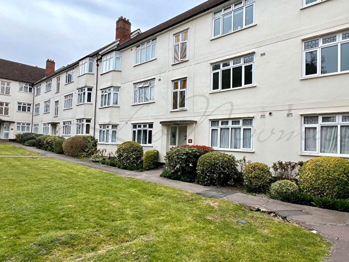 2 Bedroom Flat To Rent In Watford Way, NW4