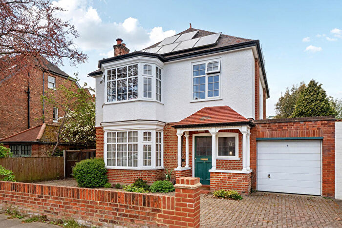 5 Bedroom Detached House For Sale In Wendover Road, Bromley, BR2