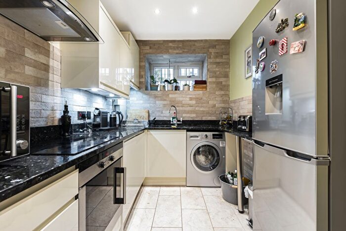 2 Bedroom Flat To Rent In Dartmouth Terrace, London, SE10