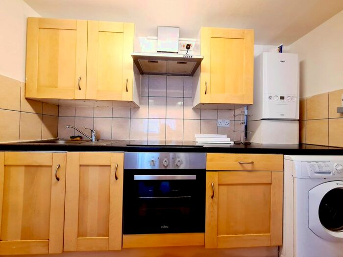 2 Bedroom Detached House To Rent In Colina Mews, London, N15