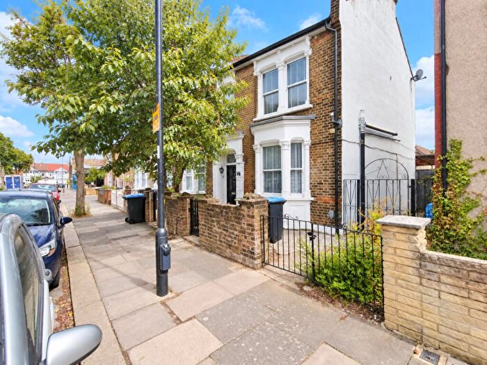 3 Bedroom Terraced House To Rent In Rotherfield Road, Enfield, EN3