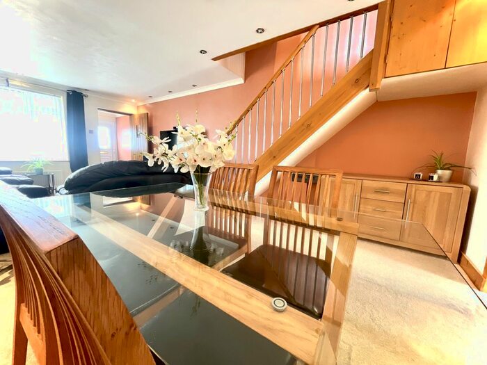 2 Bedroom End Of Terrace House To Rent In Beam Avenue, Dagenham, RM10