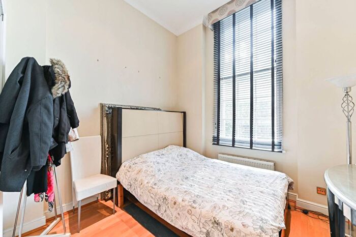 2 Bedroom Flat To Rent In Grosvenor Gardens, Belgravia, London, SW1W