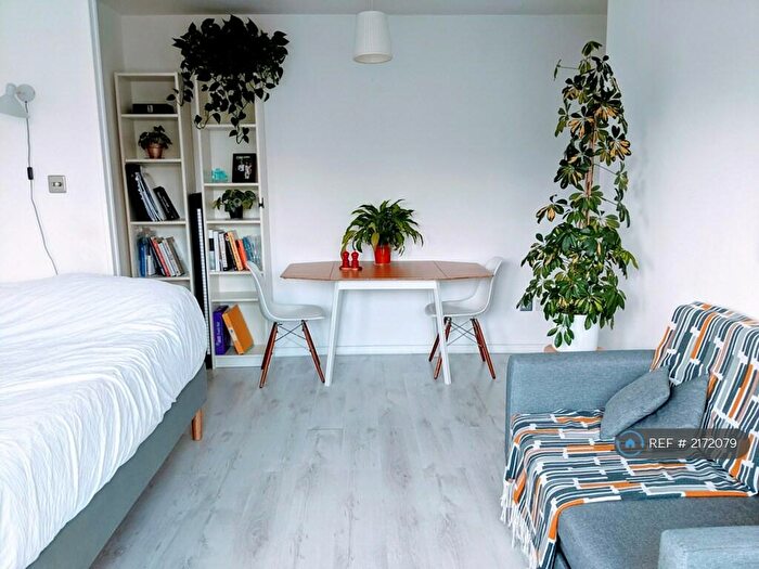 Studio To Rent In Wingham, London, NW5