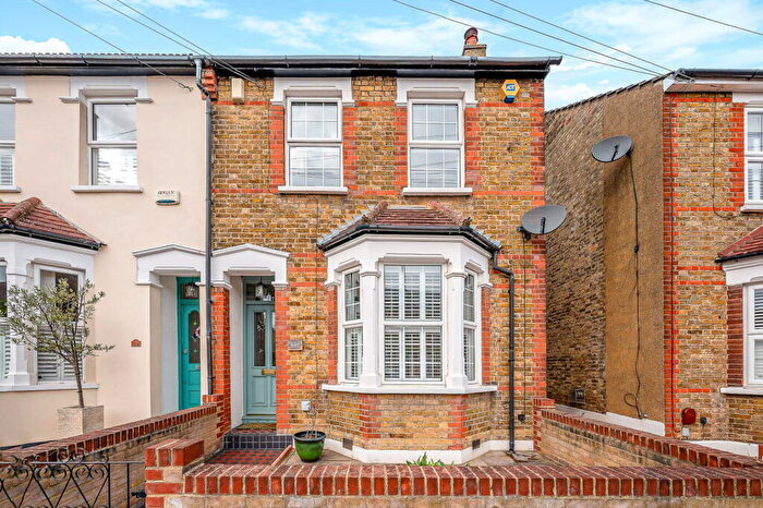 3 Bedroom Semi-Detached House For Sale In Corbylands Road, Sidcup, DA15