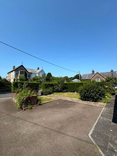 2 Bedroom Flat For Sale In Menors Place, Holsworthy, Devon, EX22