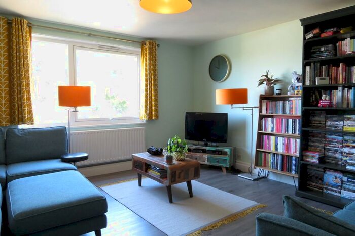 3 Bedroom Apartment To Rent In Priory Crescent, Upper Norwood, London, SE19