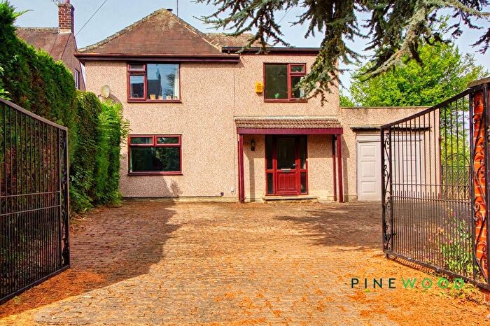 3 Bedroom Detached House For Sale In Norbriggs Road, Mastin Moor, S43
