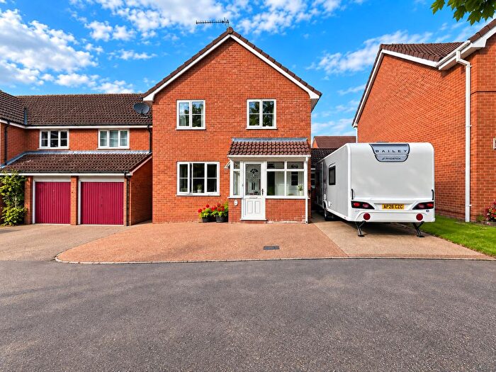 4 Bedroom Detached House For Sale In Five Acres, Stoke Holy Cross, Norwich, NR14