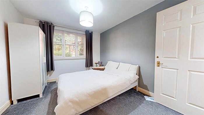 1 Bedroom Flat To Rent In Hounslow, London, TW8