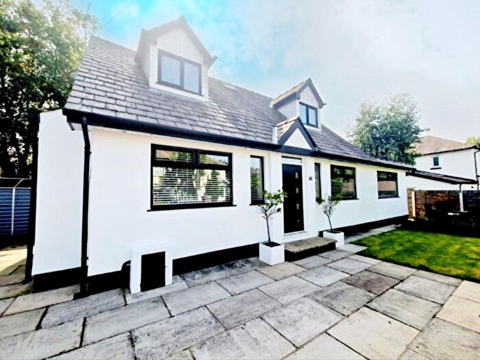 4 Bedroom Detached House For Sale In Circular Road, Prestwich, M25