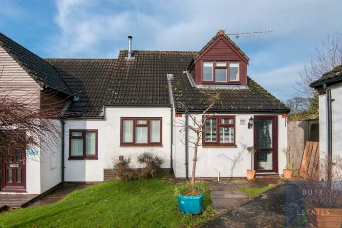 3 Bedroom Semi-Detached House For Sale In Longmeadow, Broadclyst, Exeter, EX5