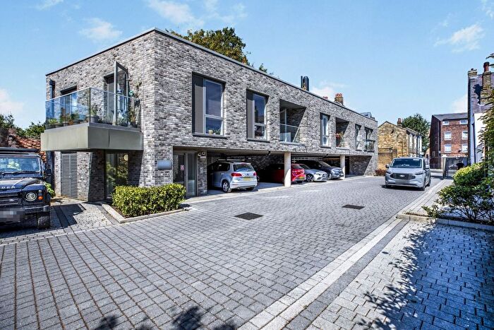 1 Bedroom Flat To Rent In Woods Road, London, SE15