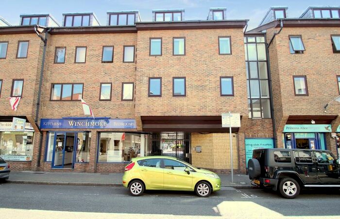 3 Bedroom Apartment To Rent In Old London Road, Kingston Upon Thames, KT2