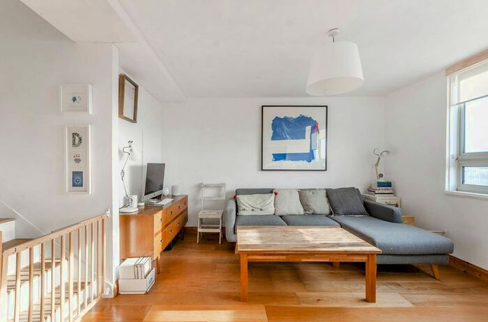 1 Bedroom Flat To Rent In Overhill Road, East Dulwich, London, SE22
