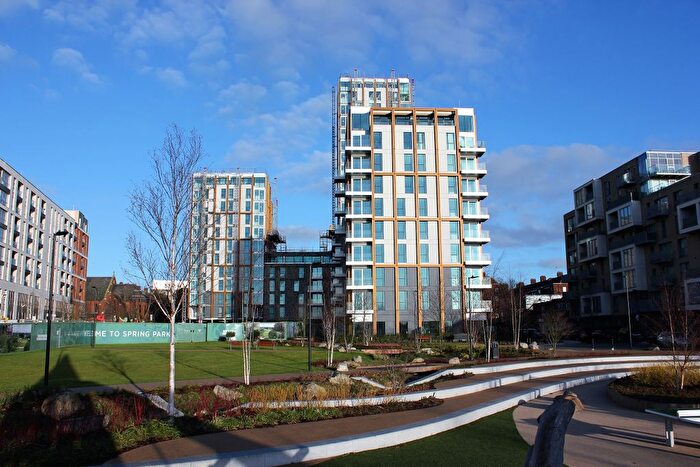 2 Bedroom Flat For Sale In Kayani Avenue, London, N4