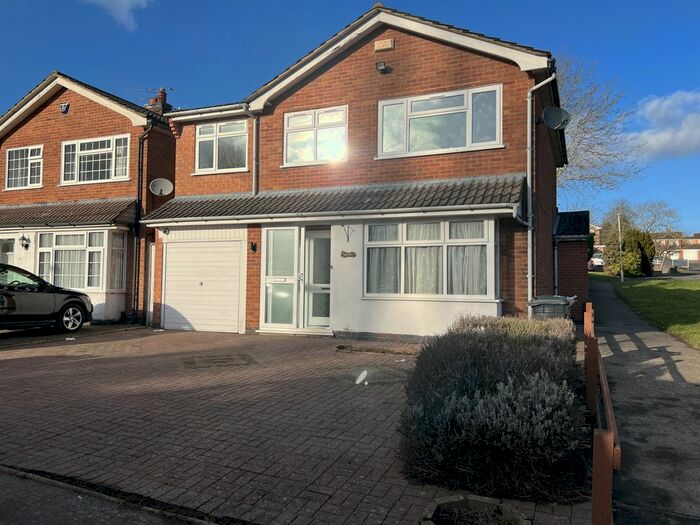 4 Bedroom Detached House To Rent In Windrush Drive, Leicester, Leicesterhire, LE2