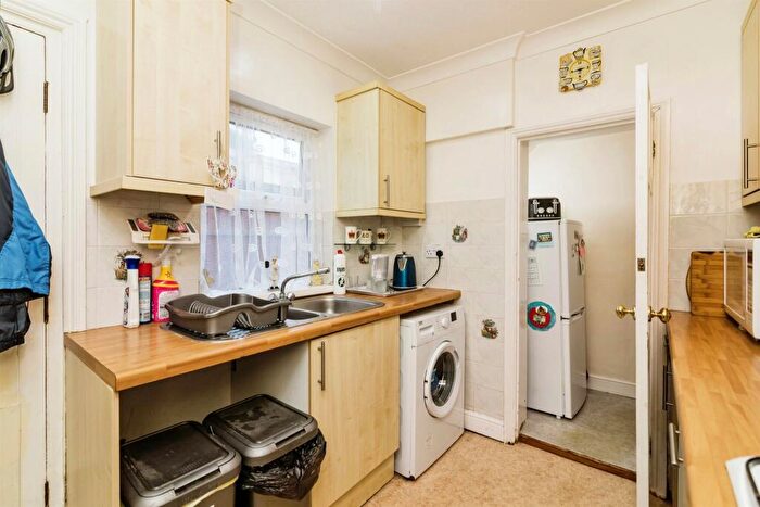 3 Bedroom Terraced House For Sale In Victoria Road, Lowestoft, NR33