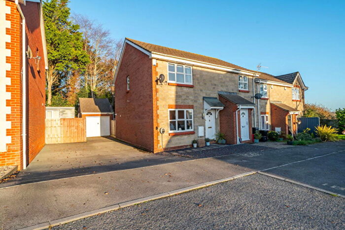 3 Bedroom Semi-Detached House For Sale In Badger Rise, Portishead, BS20