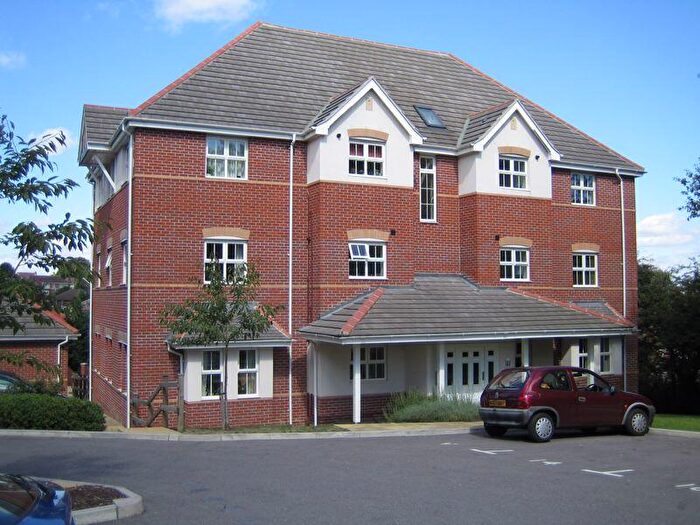 2 Bedroom Flat To Rent In Hiltingbury House, Little Fox Drive, Park Gate, SO31
