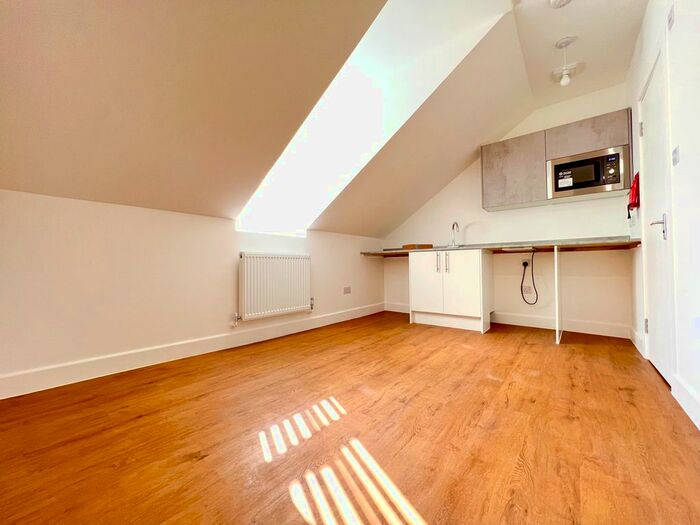 1 Bedroom Studio To Rent In Kingston Road, Teddington, TW11