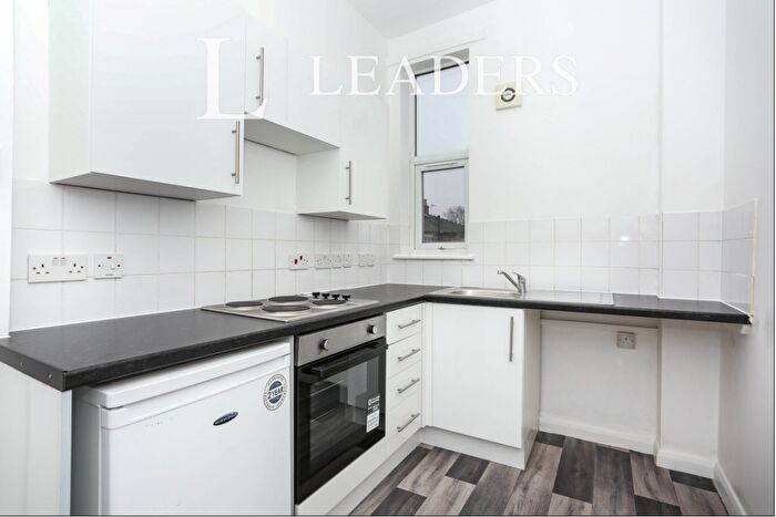 1 Bedroom Flat To Rent In Meeting House Lane, SE15