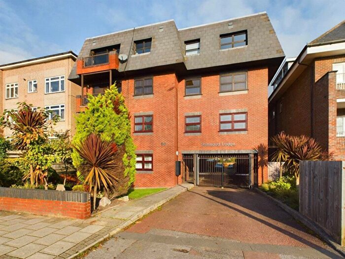 2 Bedroom Apartment For Sale In Station Road, New Barnet, EN5