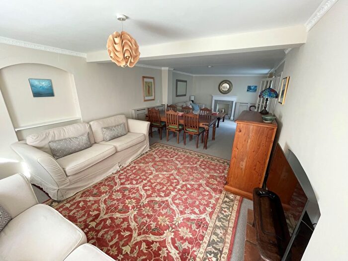 3 Bedroom Property To Rent In Cross Street, Holt, NR25