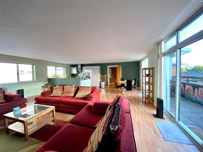 2 Bedroom Apartment To Rent In Golden Lion Court, Redcliff Street, Bristol, BS1