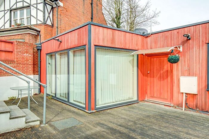 1 Bedroom Bungalow To Rent In Stanley Gardens, Willesden Green, NW2