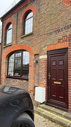 2 Bedroom End Of Terrace House To Rent In The Coach House -, LU6