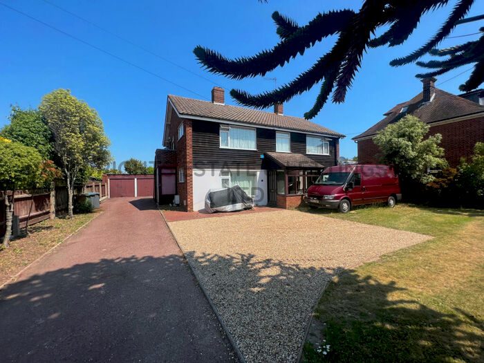 2 Bedroom Flat To Rent In High Road East, Felixstowe, IP11