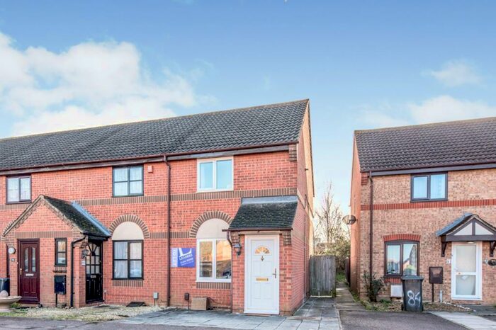 2 Bedroom End Of Terrace House To Rent In Poppyfields, Bedford, MK41
