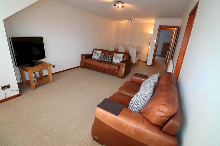3 Bedroom Flat To Rent In Craigieburn, Aberdeen, AB15