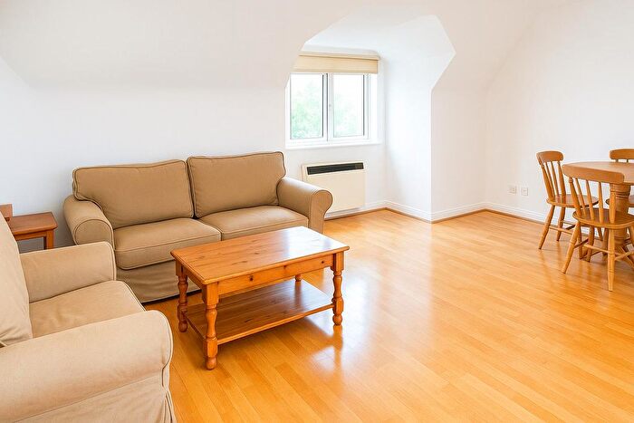 2 Bedroom Flat To Rent In Cassandra Court, Willesden Green, NW2