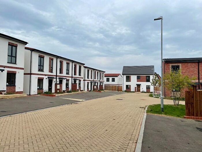 3 Bedroom End Of Terrace House To Rent In Old Oak Close, Grantham, Lincolnshire, NG31