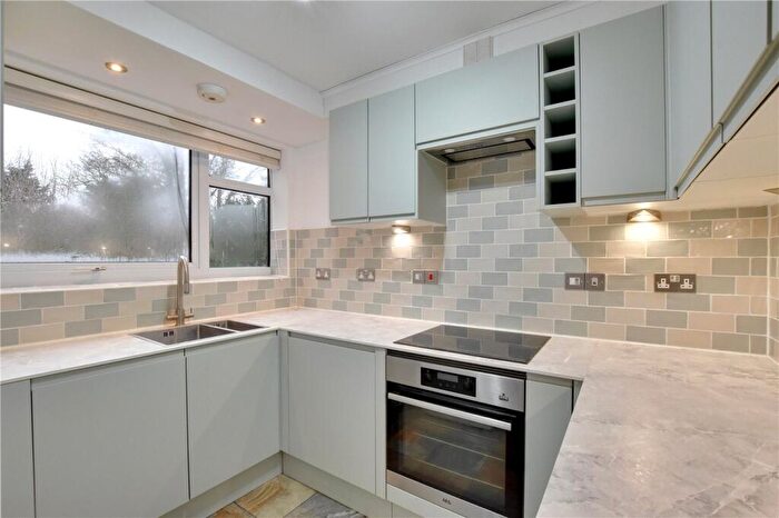 2 Bedroom Apartment For Sale In Wisteria Road, Lewisham, London, SE13