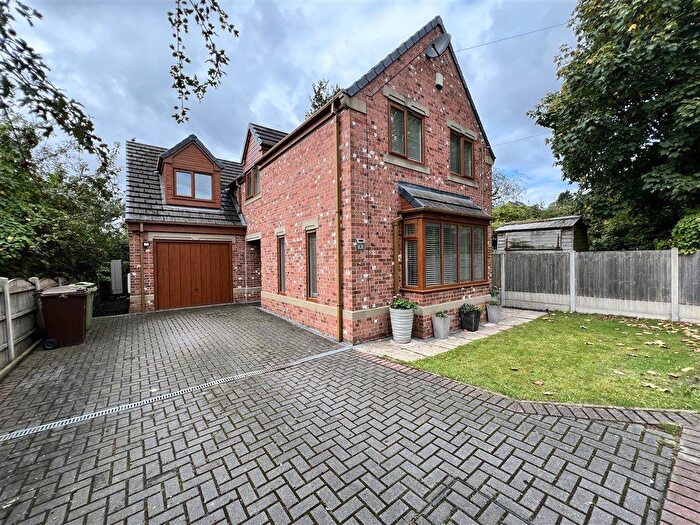 4 Bedroom Detached House To Rent In St Ives Crescent, Castleford, WF10