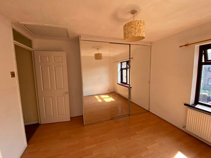 1 Bedroom Terraced House To Rent In Sharpness Close, Hayes, UB4