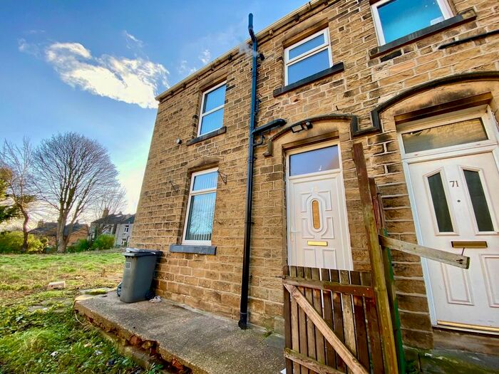 2 Bedroom Property To Rent In Deighton Road, Bradley, Huddersfield, HD2