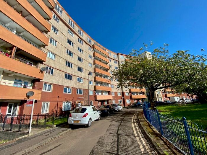 3 Bedroom Flat To Rent In Westfield Court, Gorgie, Edinburgh, EH11