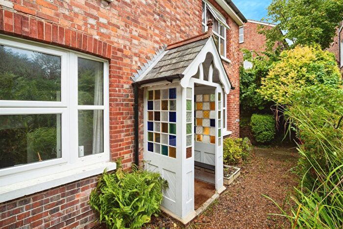 2 Bedroom Flat For Sale In Upper Grosvenor Road, Tunbridge Wells, TN1