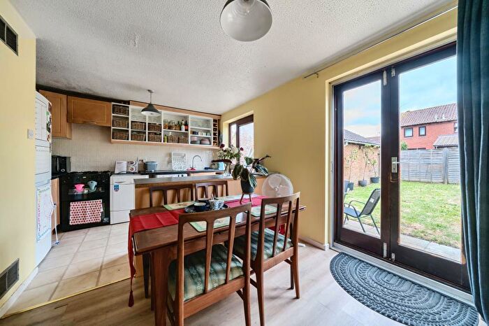 3 Bedroom End Of Terrace House For Sale In Lower Earley, Berkshire, RG6