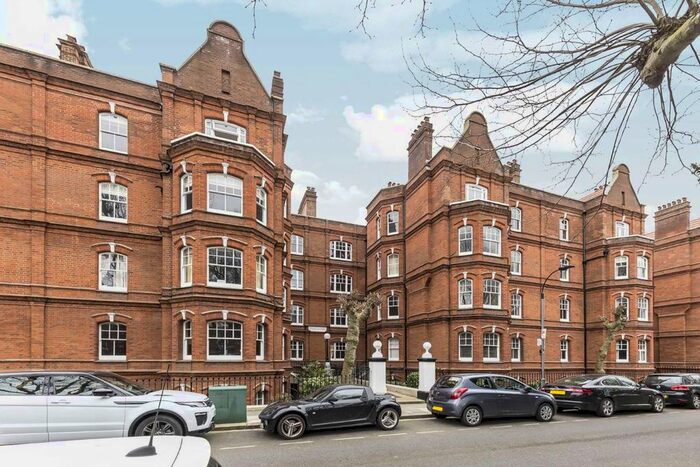 2 Bedroom Flat To Rent In Queen's Club Gardens, London, W14