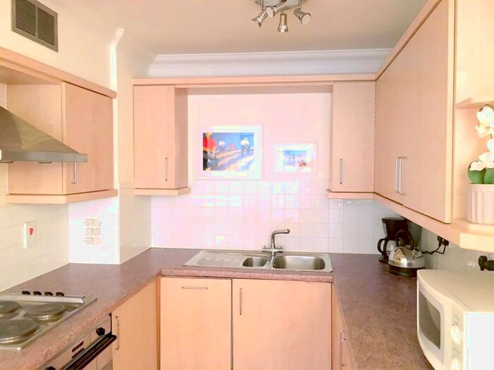 1 Bedroom Flat For Sale In Fitzroy Street, Fitzrovia, T, W1